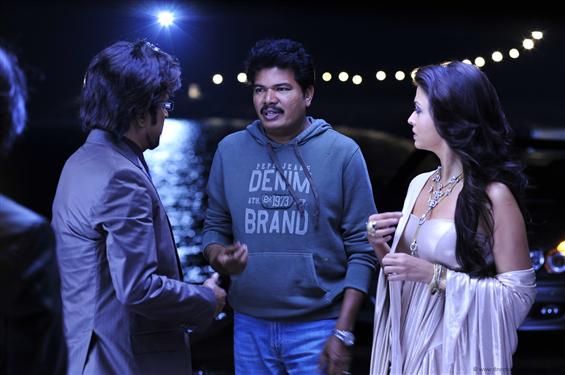 Director Shankar gets non-bailable warrant in Endhiran plagiarism case!
