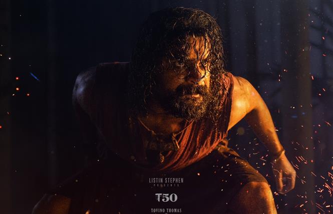 Ajayante Randam Moshanam Review